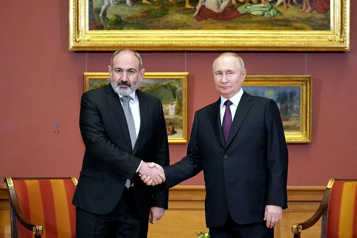Putin Paşinyanla görüşdə Qarabağ ifadəsini işlətdi - VİDEO