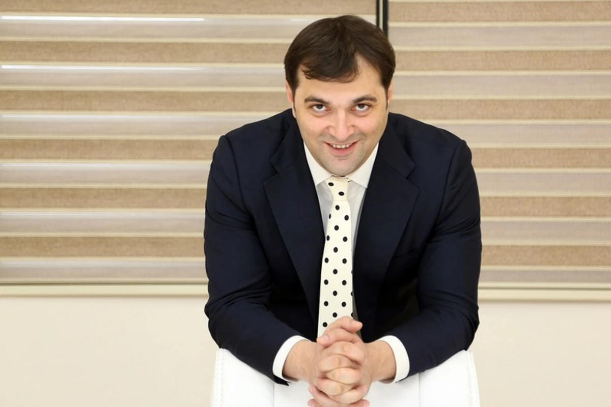 Эмин Мусави удостоен почетного звания Заслуженный журналист