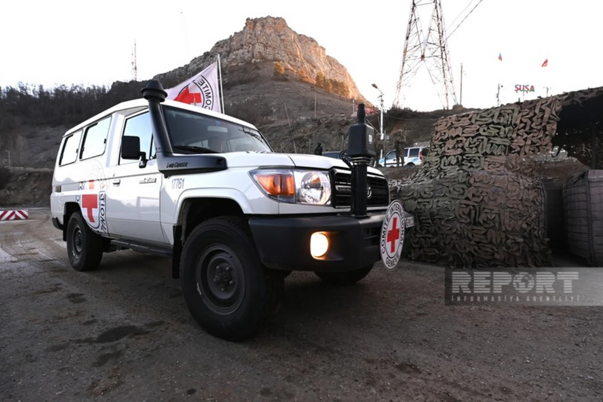 Еще три автомобиля МККК беспрепятственно проехали по дороге Ханкенди-Лачын - ФОТО