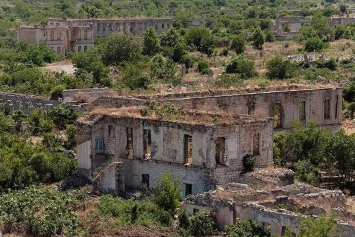 Azad edilmiş ərazilərdə çalışan əcnəbilərə 2 il müddətinə iş icazəsi veriləcək
