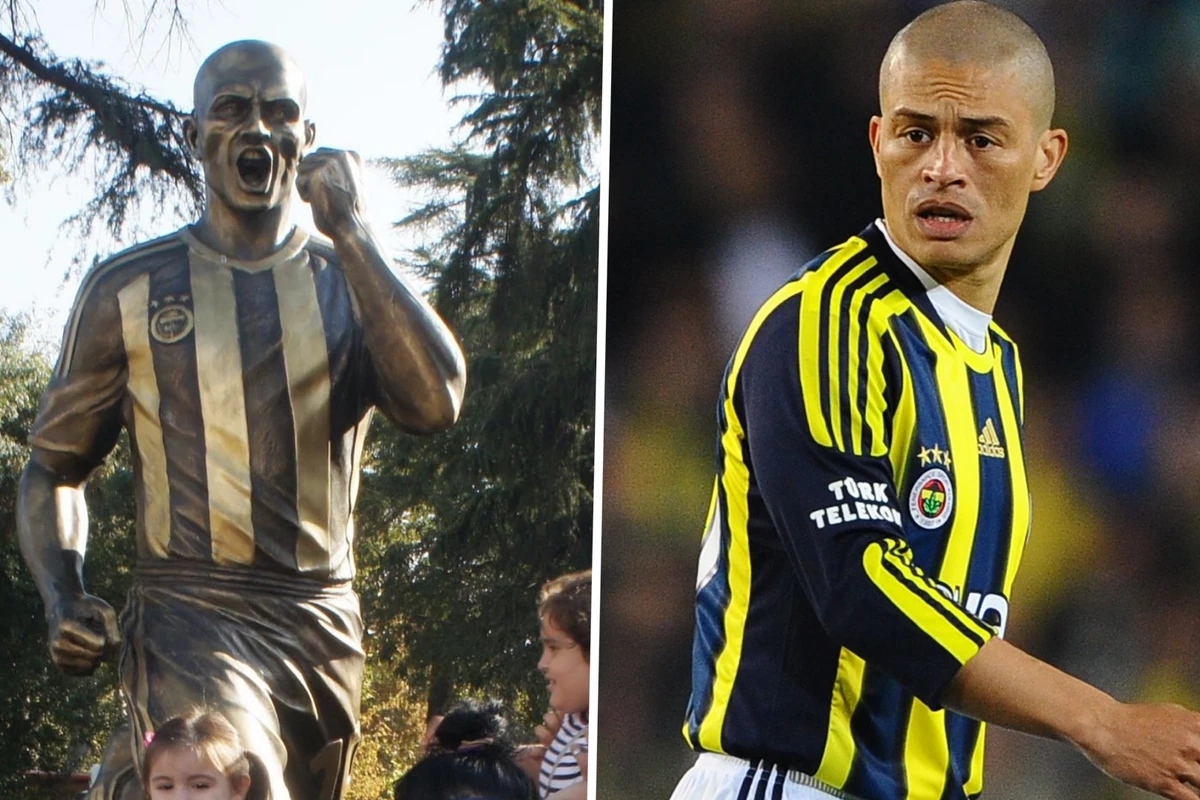 Aleks de Souzanın klub stadionunun qarşısındakı heykəli yığışdırıla bilər - FOTO