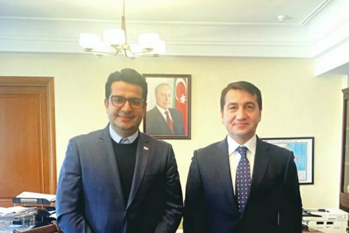 Hikmət Hacıyev İranın Azərbaycandakı səfiri ilə görüşüb
