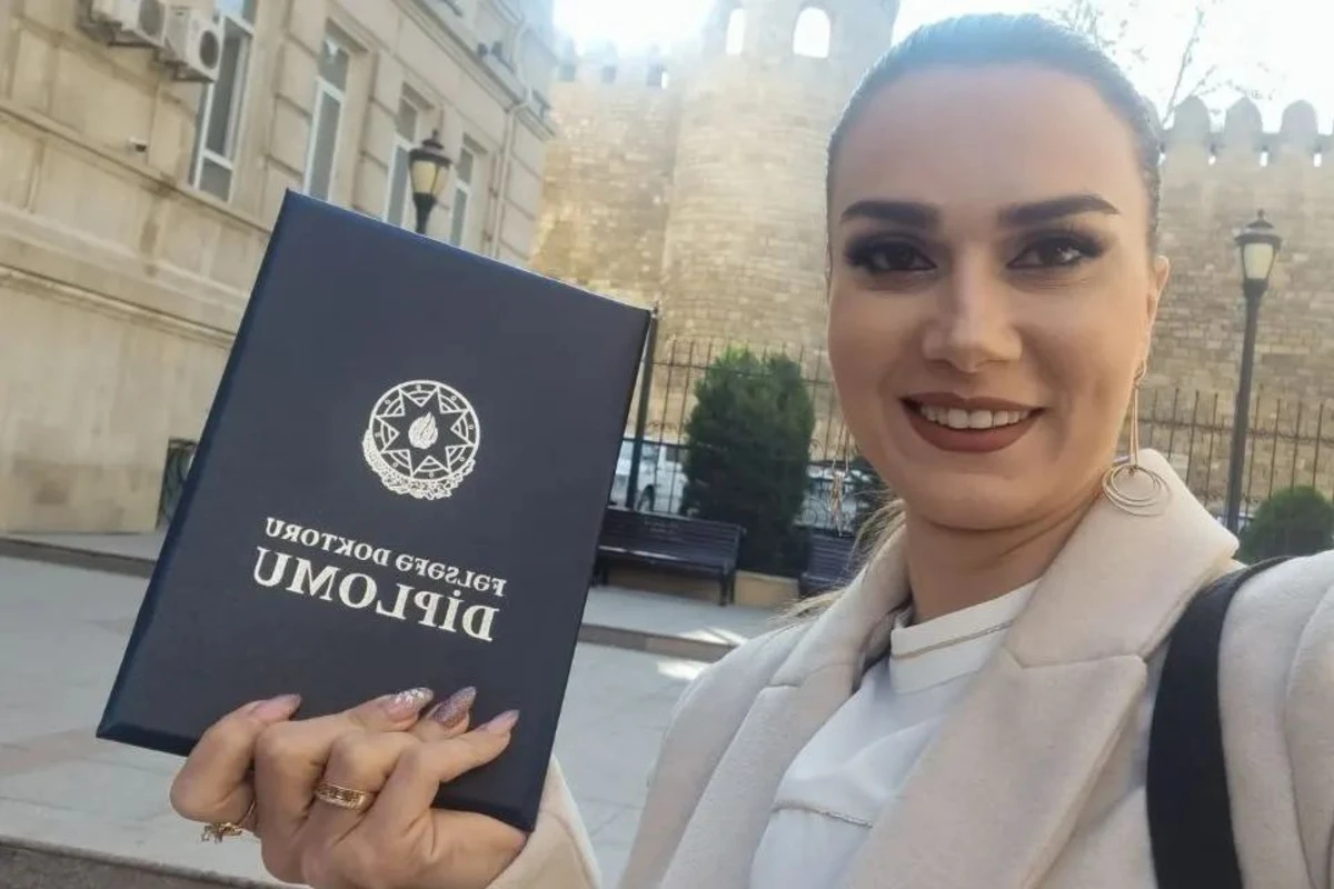 Əməkdar artist alimlik dərəcəsi aldı - FOTO