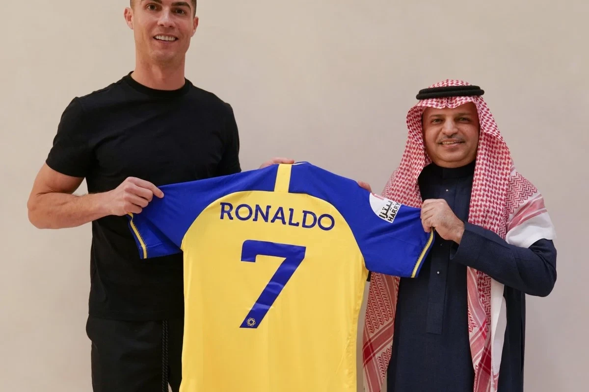 Ronaldo “Əl-Nəsr” klubu ilə müqavilə imzaladı - RƏSMİ - FOTO