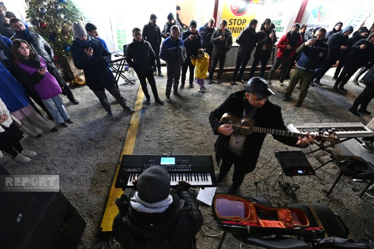 Xankəndi-Laçın yolunda Həmrəylik Günü münasibətilə bayram konserti keçirilir - FOTO Xankəndi-Laçın yolunda Həmrəylik Günü münasibətilə bayram konserti keçirilir - FOTO