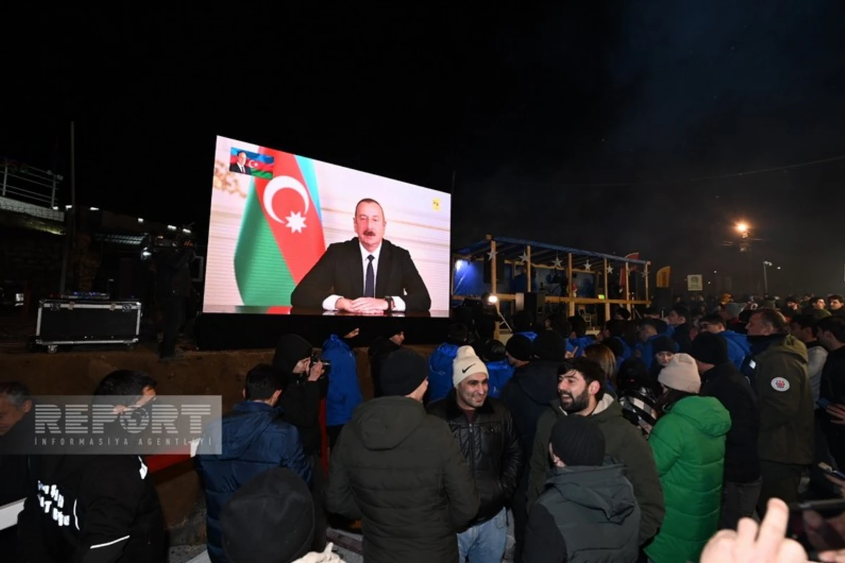 Prezidentin dünya azərbaycanlılarına müraciətini izləmək üçün Xankəndi-Laçın yolunda aksiyaçılara şərait yaradılıb - FOTO/VİDEO