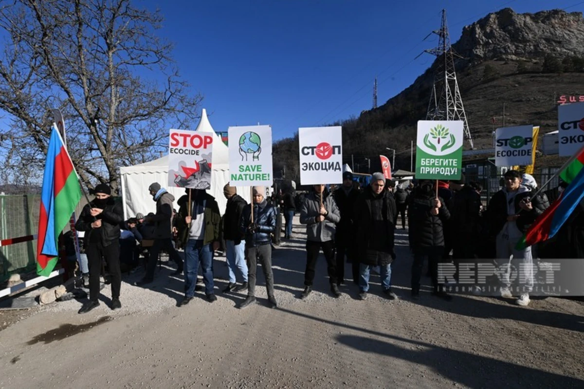 Акция протеста на дороге Ханкенди-Лачын продолжается в первый день 2023 года