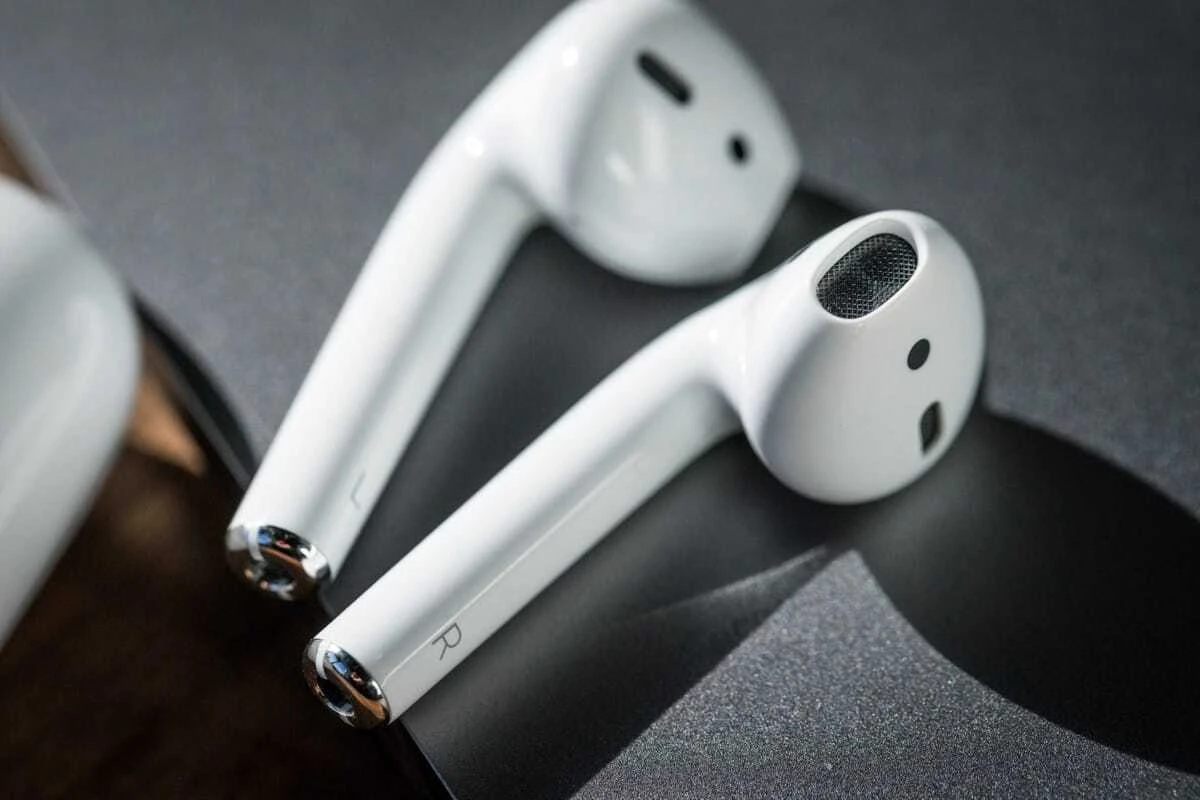 Стало известно о разработке бюджетных AirPods