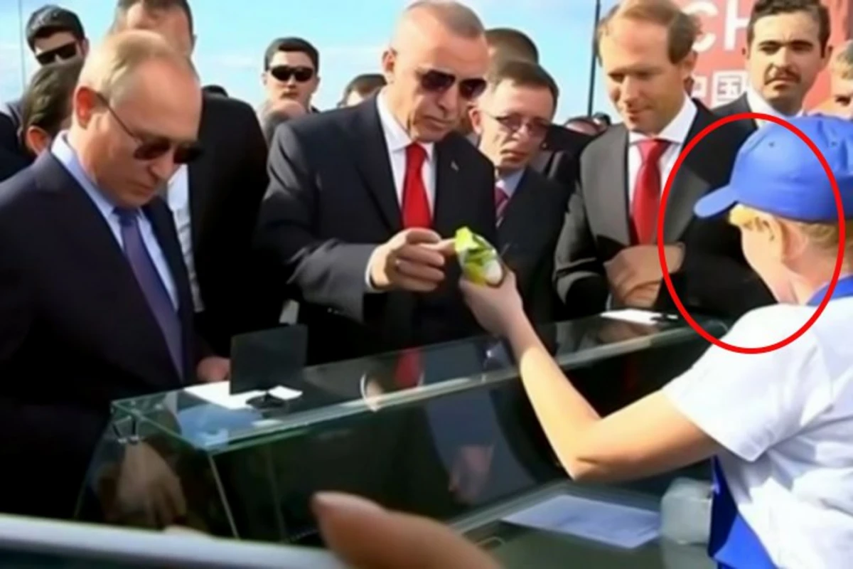 Ərdoğan və Putinə dondurma satan sirli qadının kimliyi məlum oldu - FOTO/VİDEO
