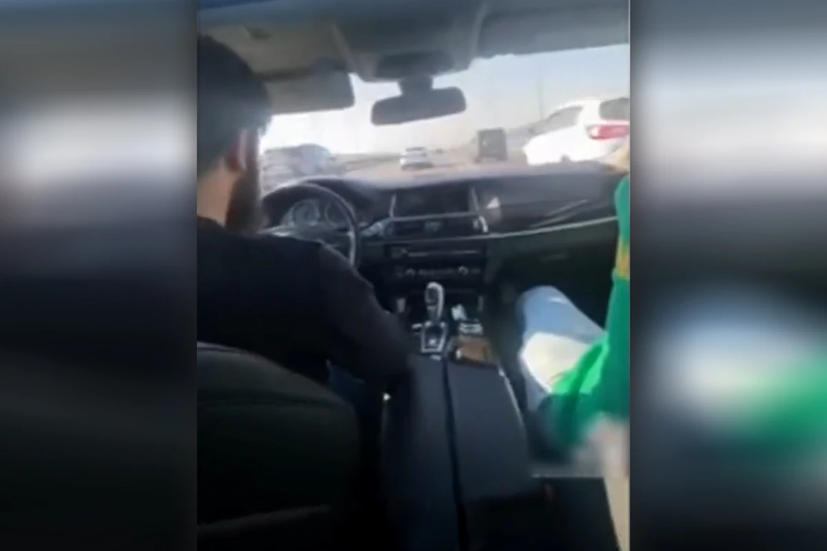 Avtoxuliqanlıq edərək qazi ailəsi olan maşını vuran şəxslə bağlı araşdırma başladıldı - VİDEO
