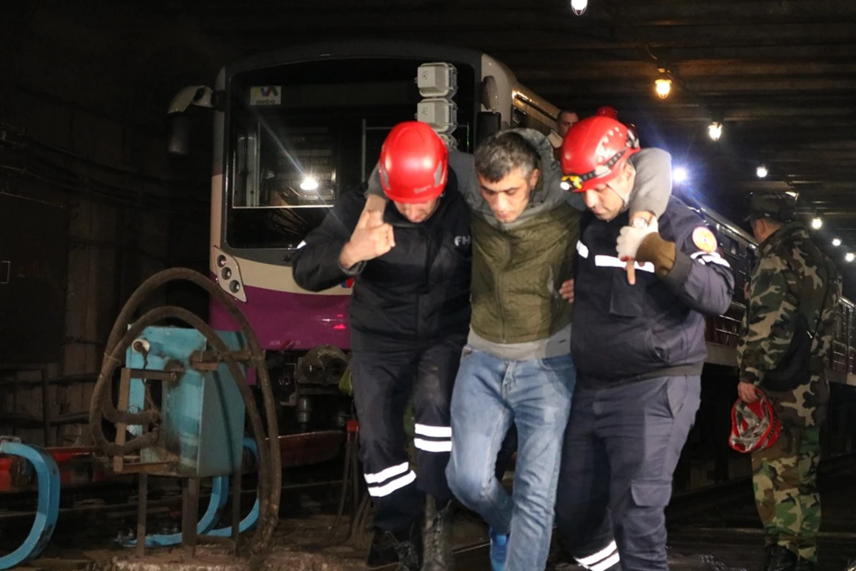 МЧС провело учения в метро - ВИДЕО
