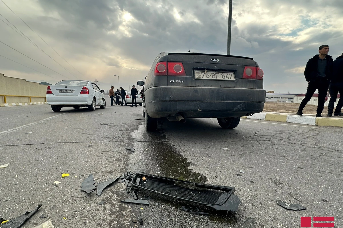 Naxçıvanda 2 maşın toqquşdu: Xəsarət alan var - FOTO
