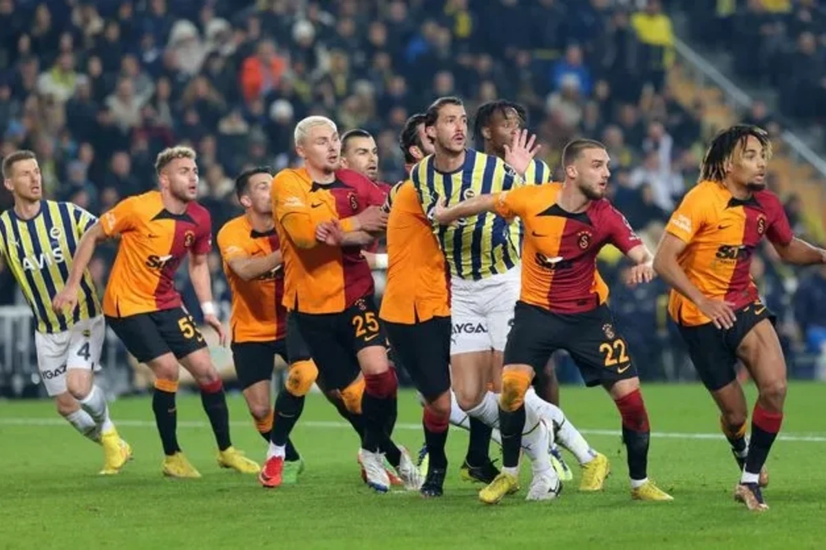 Qalatasaray Fənərbaxça üzərində səfərdə böyükhesablı qələbə qazandı - VİDEO Qalatasaray Fənərbaxça üzərində səfərdə böyükhesablı qələbə qazandı - VİDEO