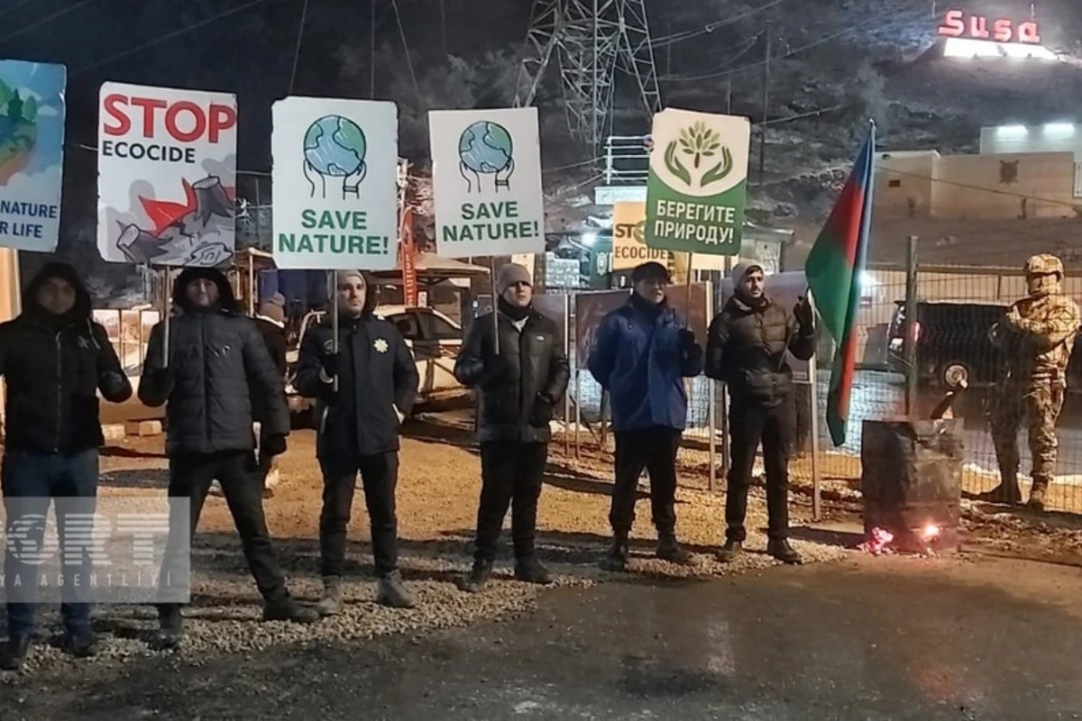 Акция на дороге Ханкенди - Лачын продолжается, несмотря на морозную погоду -  ФОТО