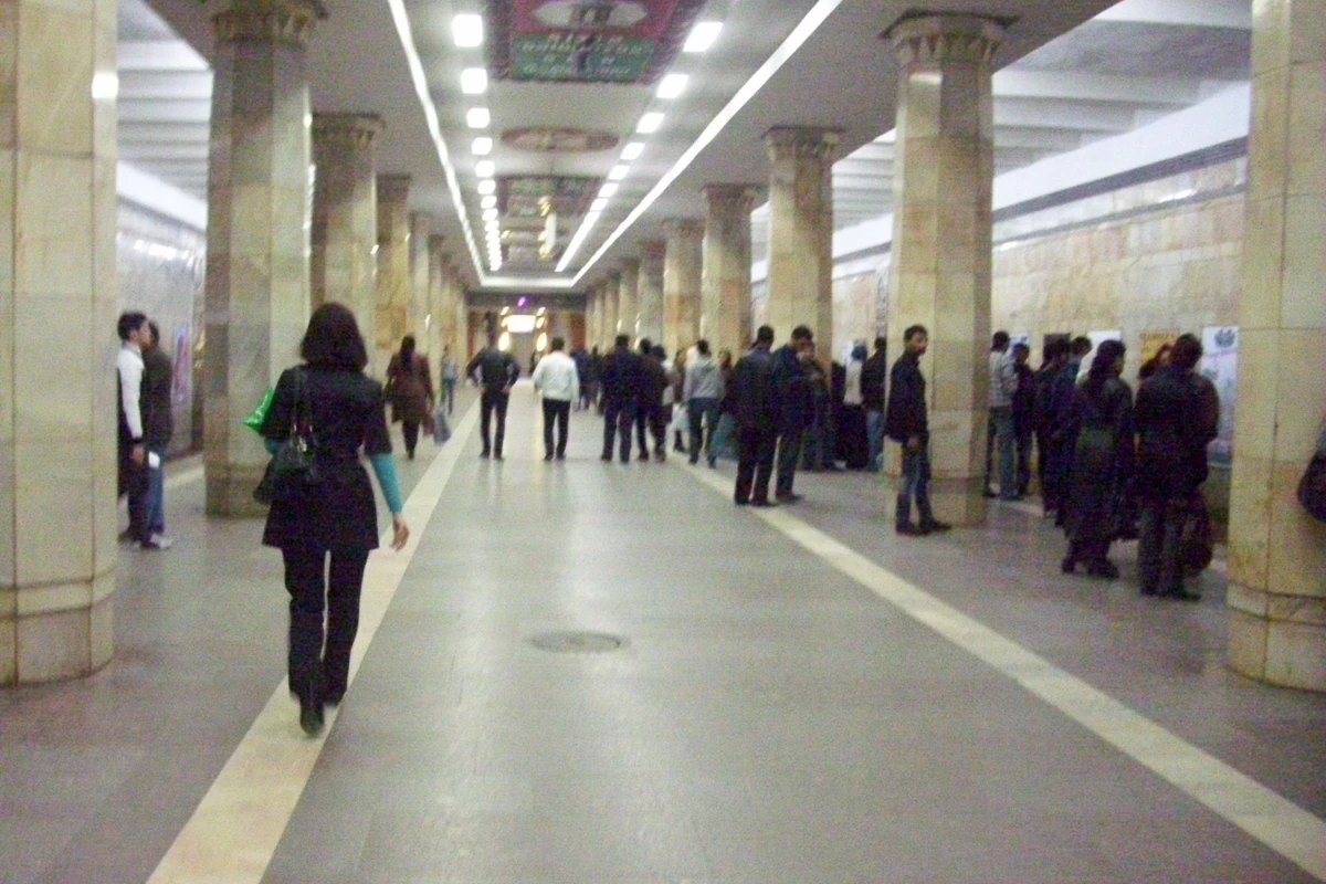 Bakı Metrosunda sərnişin ölüb