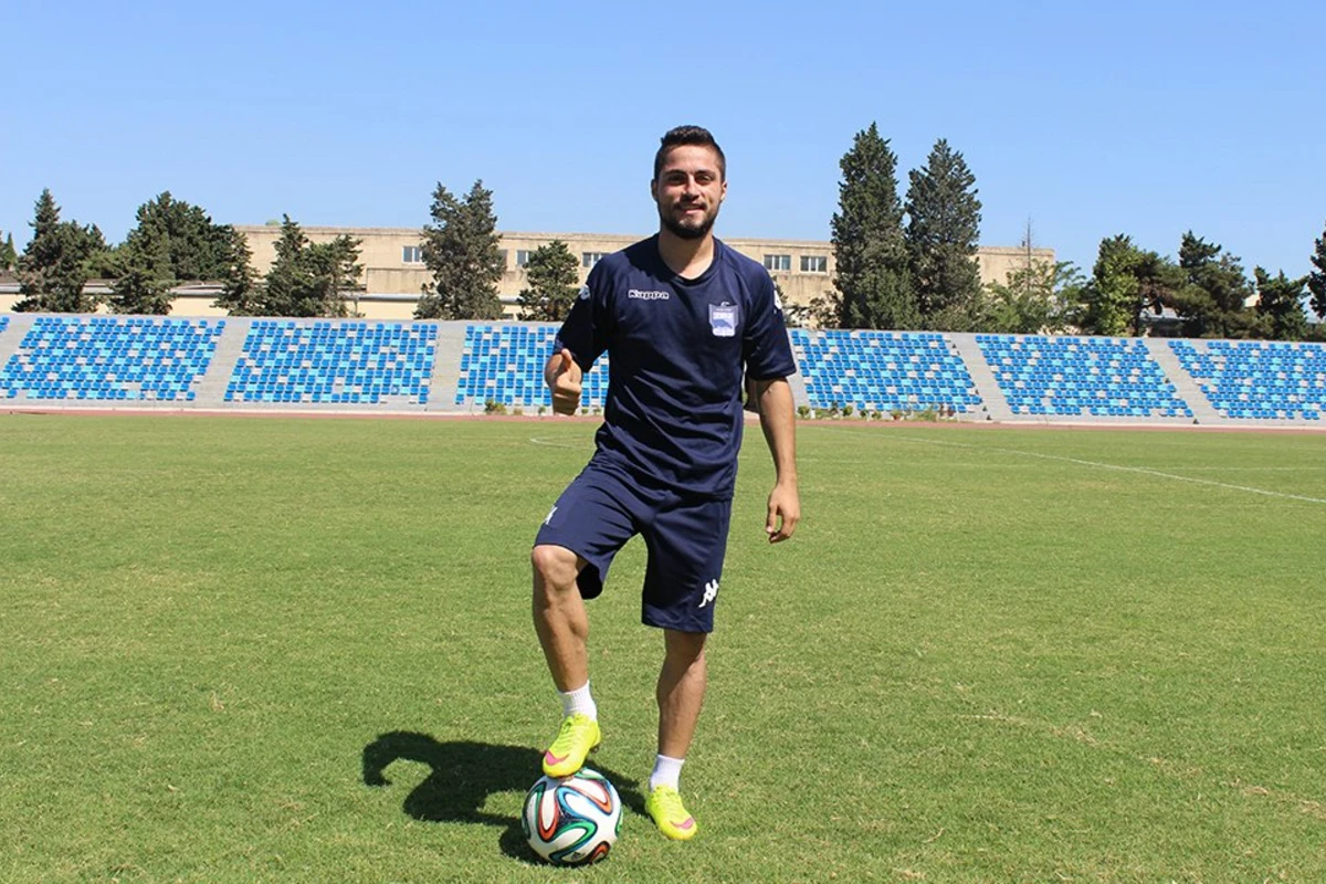 Azərbaycanlı futbolçunun atası həbsdə vəfat etdi - Anasını öldürmüşdü - FOTO