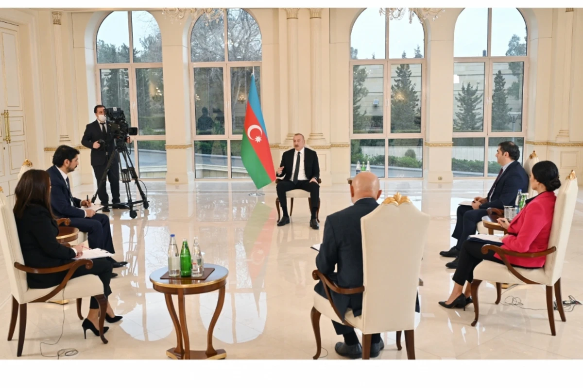 Президент: Мы стараемся смягчить последствия кризиса с помощью социальных проектов и программ
