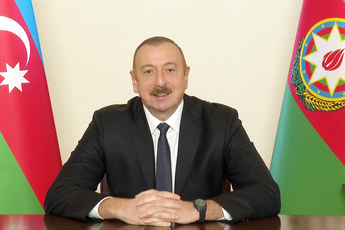 Prezident o anı xatırlayıb gülümsədi - VİDEO