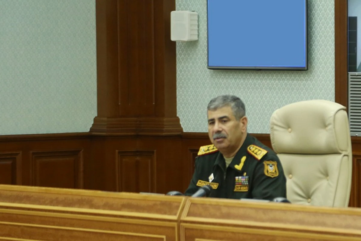 В Минобороны состоялось служебное совещание, даны поручения по предотвращению провокаций