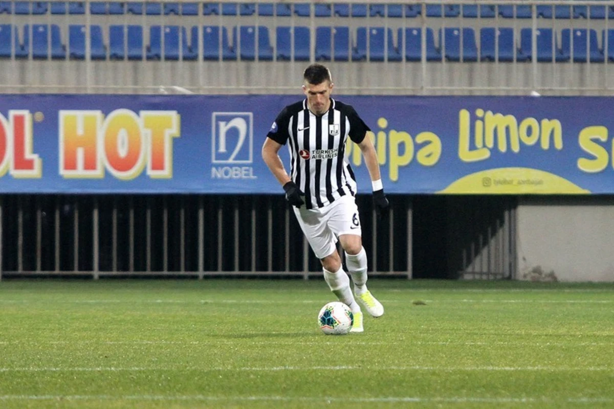 “Neftçi”nin legioneri: “Yeni transfer müdafiə xəttimizə çox kömək edəcək”