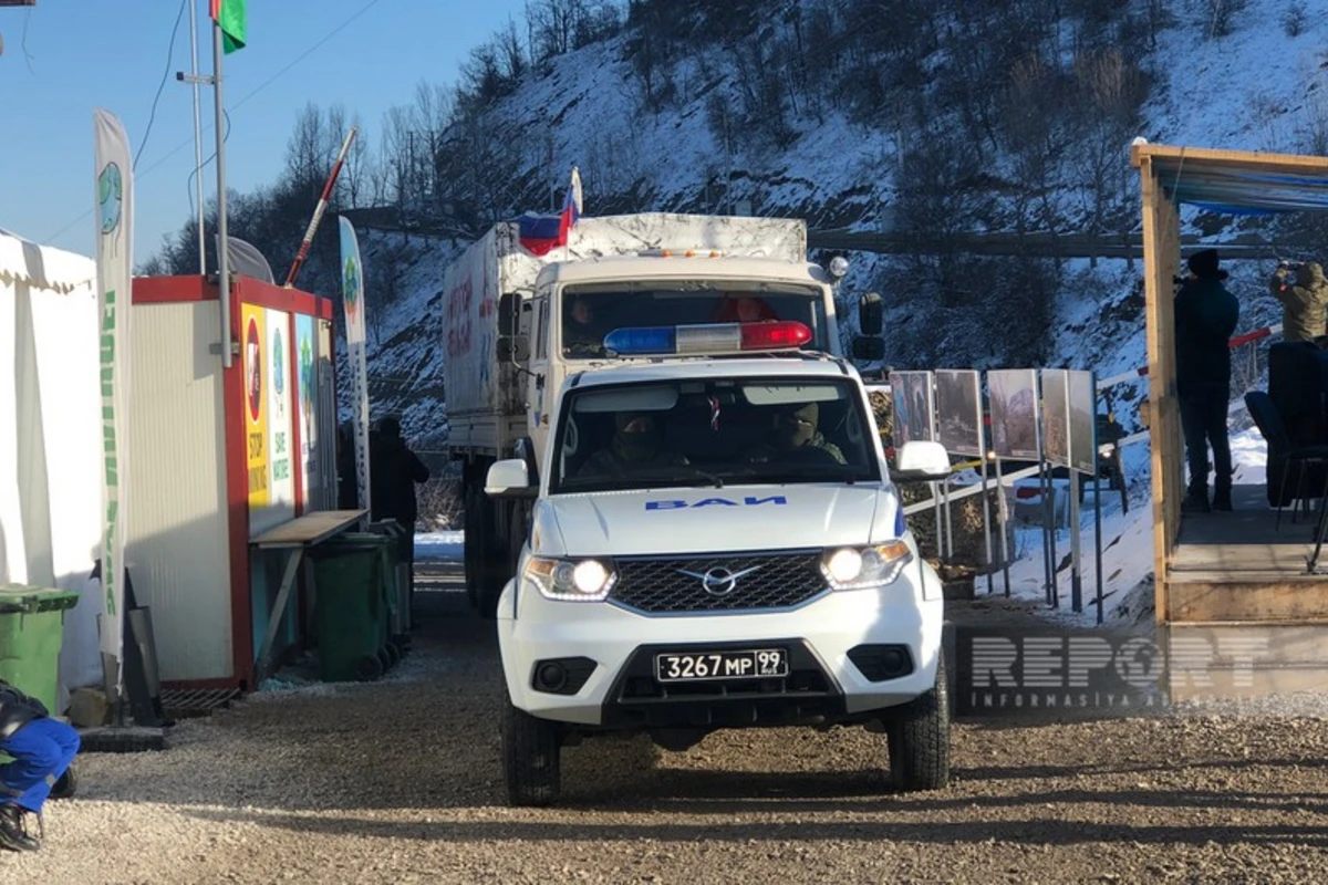 Сегодня по дороге Ханкенди-Лачын беспрепятственно проехали 19 автомобилей миротворцев - ОБНОВЛЕНО + ФОТО
