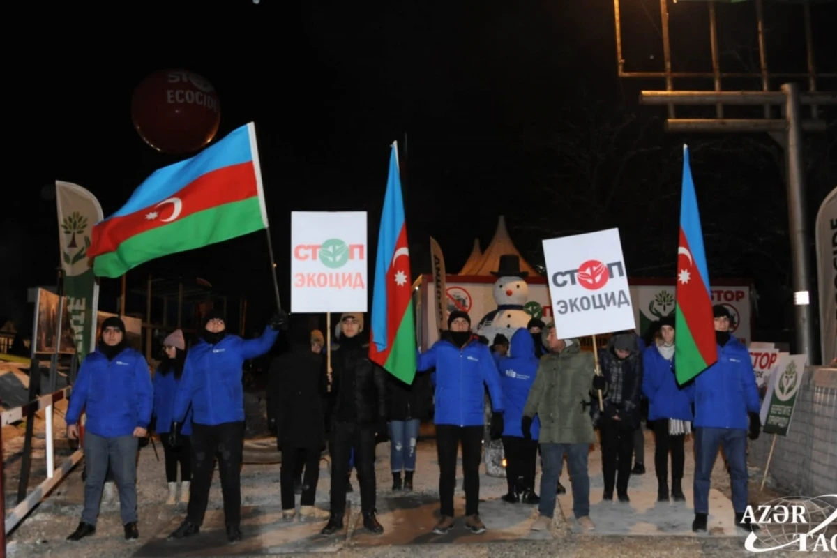 Laçın-Xankəndi yolu: dinc aksiya gecə saatlarında da davam edir - FOTO