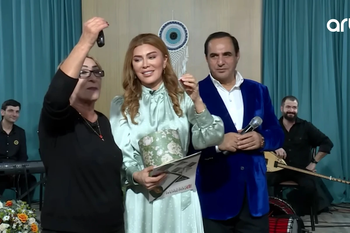 Xalq artisti Manaf Ağayevin ona bağışladığı bahalı maşını qəbul etmədi - VİDEO