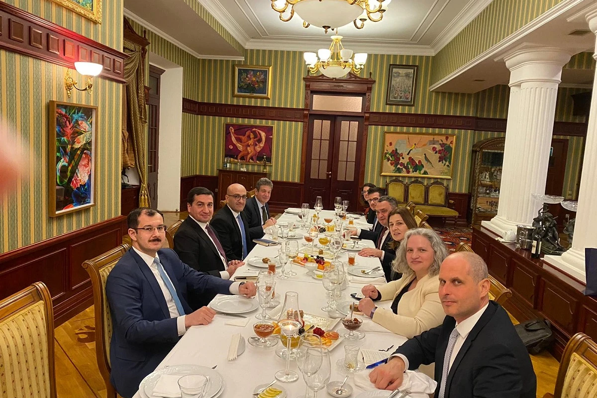 Hikmət Hacıyev İsrail Xarici İşlər Nazirliyinin rəsmiləri ilə görüşüb - FOTO