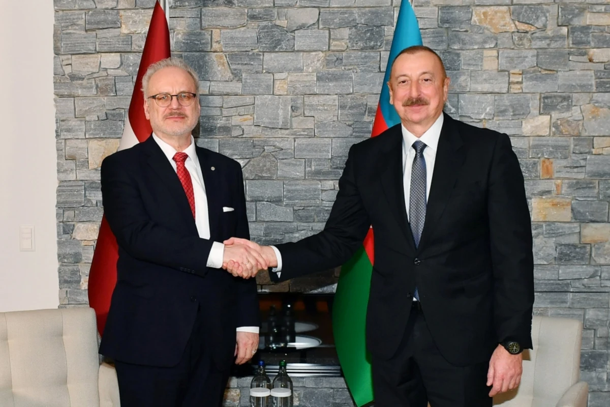 Prezident İlham Əliyevin Davosda Latviya Prezidenti ilə görüşü olub - FOTO - YENİLƏNİB