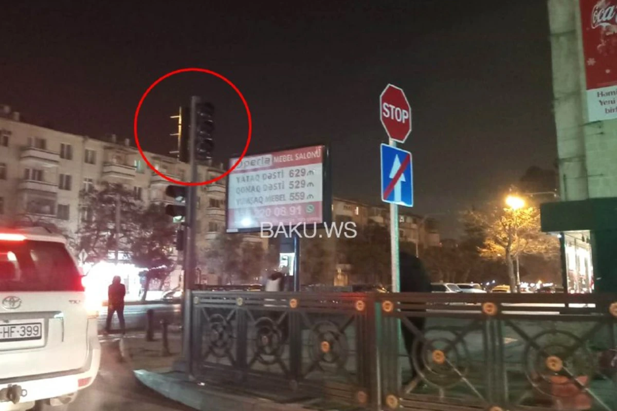 Bakının mərkəzi yolunda işıqfor işləmir - Hər an qəza ola bilər