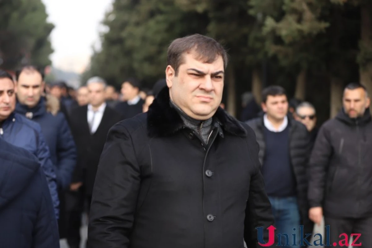 Rza Talıbov atasının istefasından sonra ilk dəfə görüntüləndi