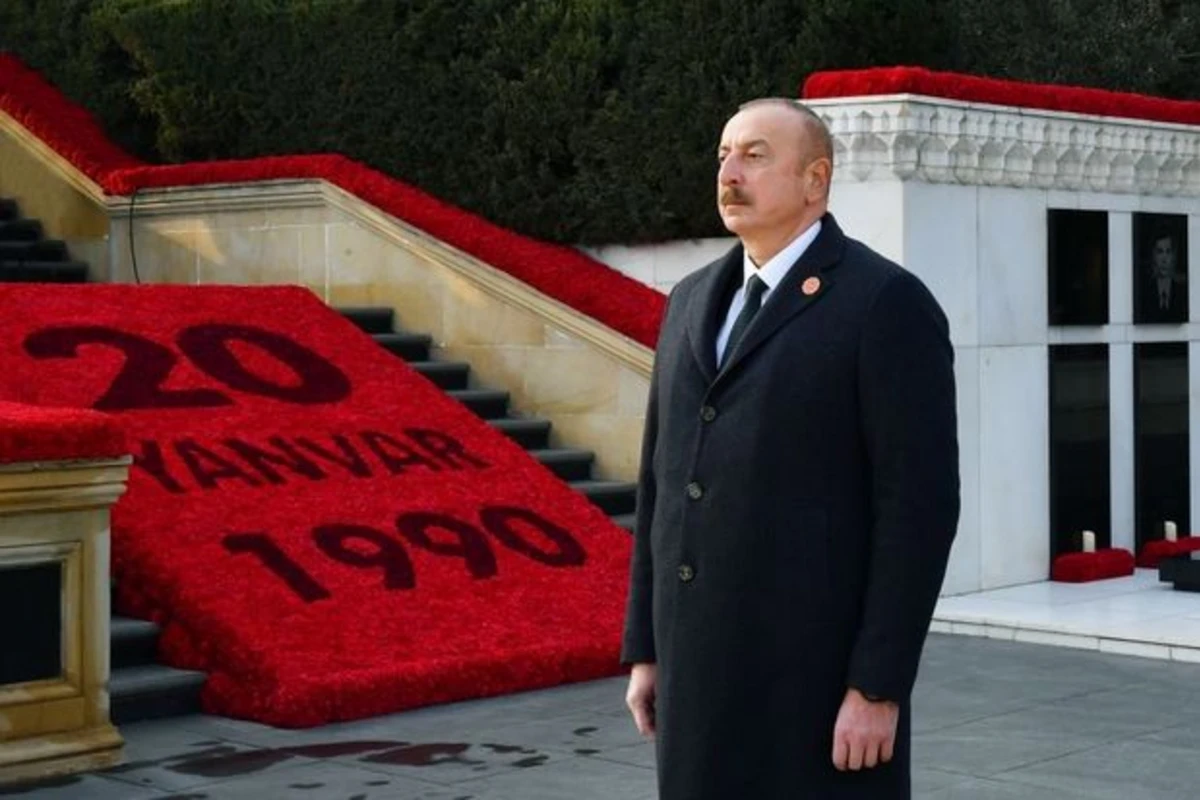 Prezident İlham Əliyev Şəhidlər xiyabanını ziyarət edib - FOTO