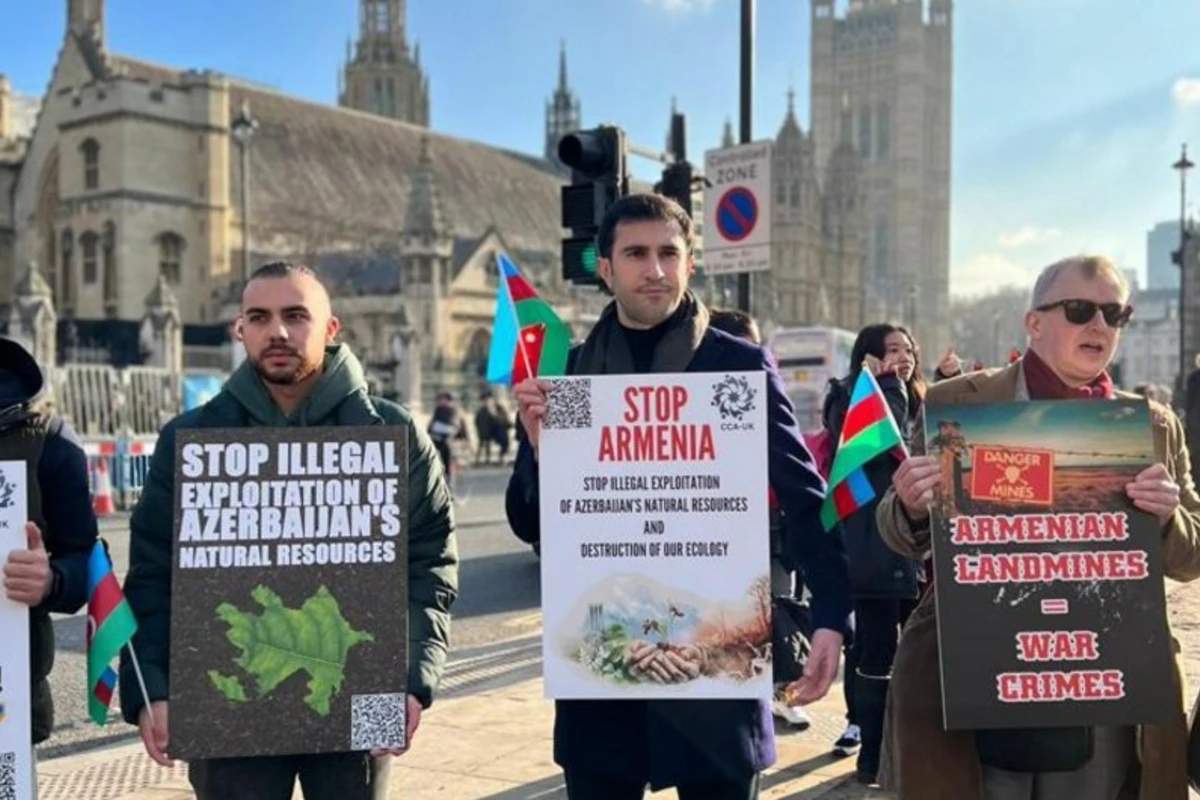 Diasporumuz Britaniya Parlamenti önündə etiraz aksiyası keçirib – FOTO