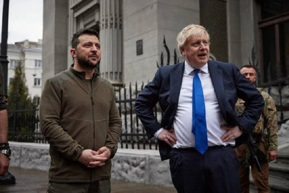 Boris Conson Ukraynaya gedib - FOTO