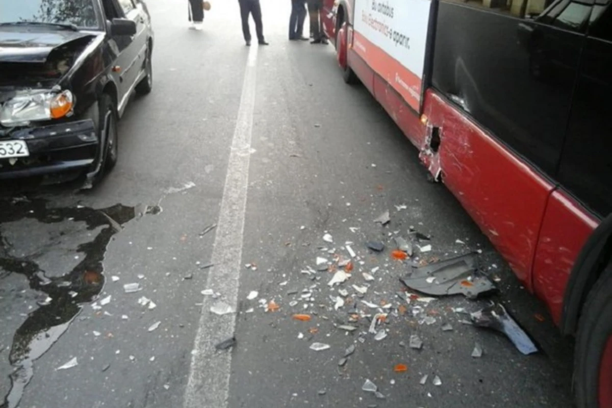 Baku Busla avtomobil necə toqquşub? - AÇIQLAMA
