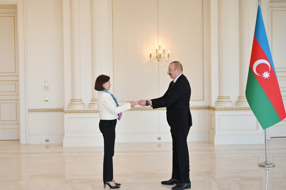 Президент Ильхам Алиев принял верительные грамоты нового посла Франции в Азербайджане - ФОТО