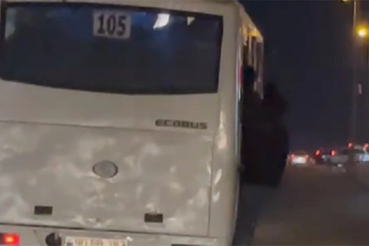 Bakıda sərnişin avtobusunda təhlükəli anlar - VİDEO