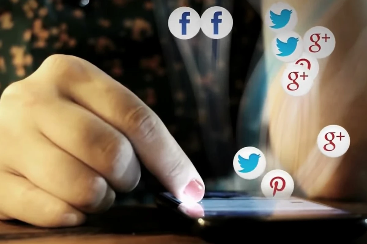 “Facebook”da paylaşdığı şəkillərlə şantaj olunan qız fəryad etdi - VİDEO