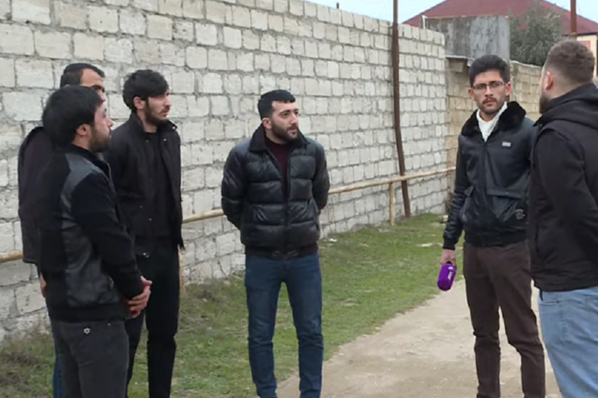 Eyni məhəllədə 13 gəncə 1 milyonluq borc bildirişi gəldi - VİDEO