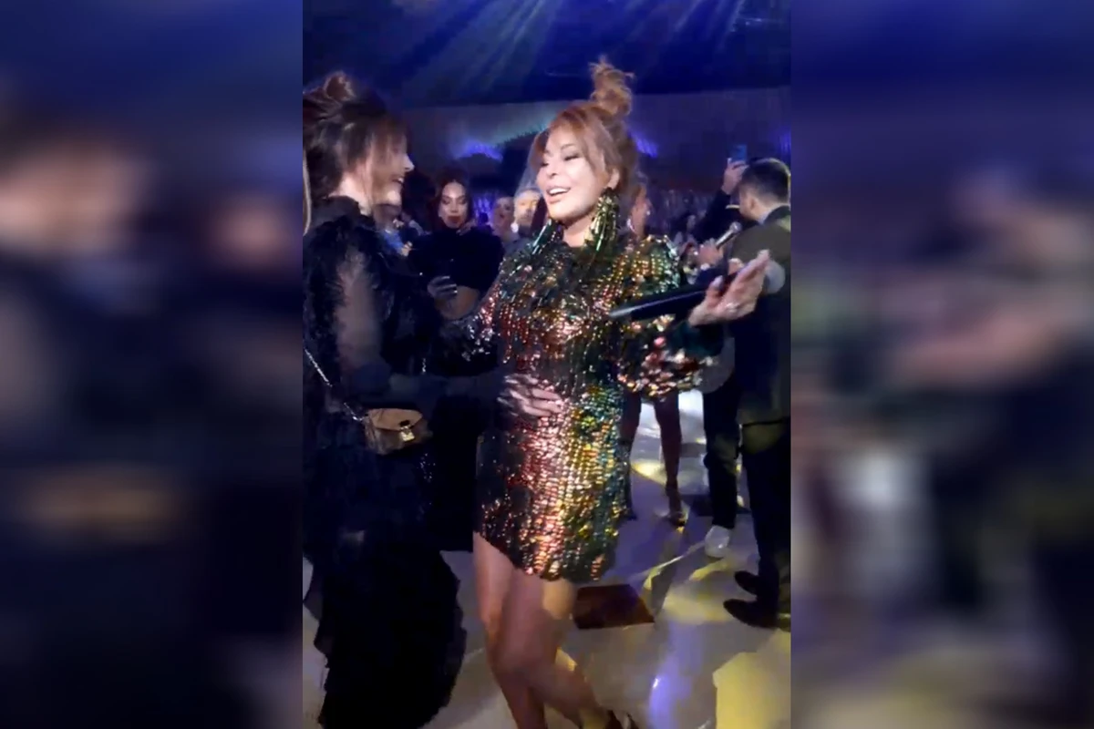 İlqarə Kazımova anası üçün həm oxudu, həm də rəqs etdi - VİDEO