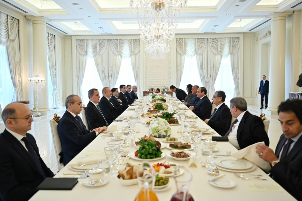 Misir Prezidentinin şərəfinə nahar verilib