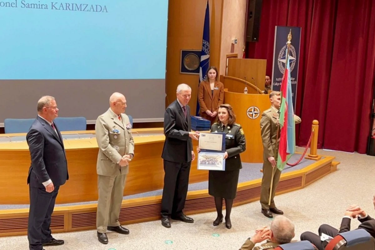 İlk dəfə azərbaycanlı qadın hərbi qulluqçu NATO-nun yüksəkixtisaslı kursunu bitirib - FOTO