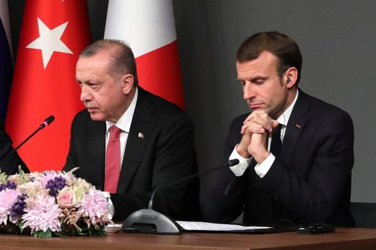 Ərdoğan Makronu səriştəsiz prezident adlandırdı