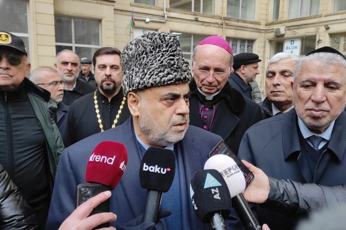 Allahşükür Paşazadə: “İranda 40 milyona yaxın azərbaycanlı fars rejiminin əlində əsirdir”