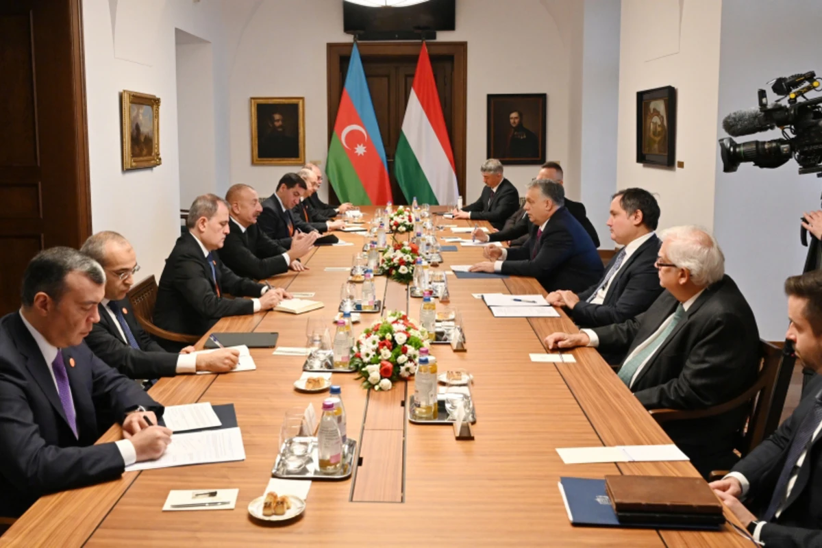 Azərbaycan Prezidentinin Macarıstanın Baş naziri ilə geniş tərkibdə görüşü olub - FOTO - YENİLƏNİB