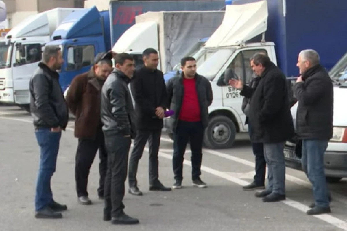 Bakıda səkkiz avtomobil sürücüsünə eyni anda cərimə protokolları gəldi - VİDEO