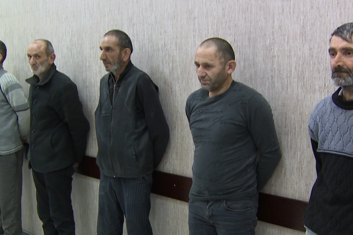 Polis daha bir qəsəbədə narkotik əməliyyatı keçirdi - Saxlanılanlar var - FOTO/VİDEO