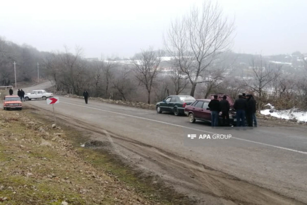Azərbaycanda qəza - 4 maşın bir-biri ilə toqquşdu - FOTO