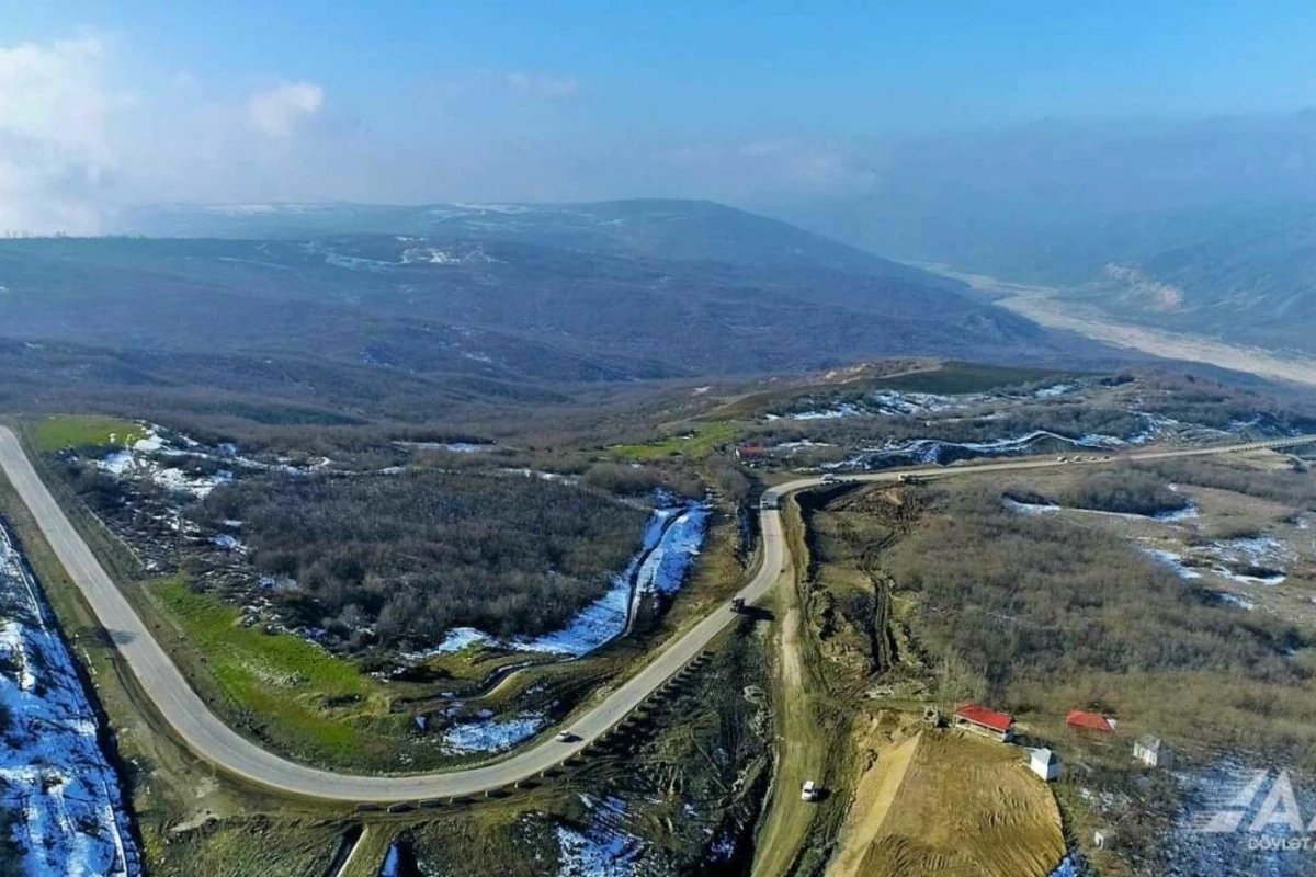 İsmayıllı yolu genişləndirilir: 4 zolaq, tunel, asma körpü - 10 km qısalır - VİDEO - FOTO İsmayıllı yolu genişləndirilir: 4 zolaq, tunel, asma körpü - 10 km qısalır - VİDEO - FOTO