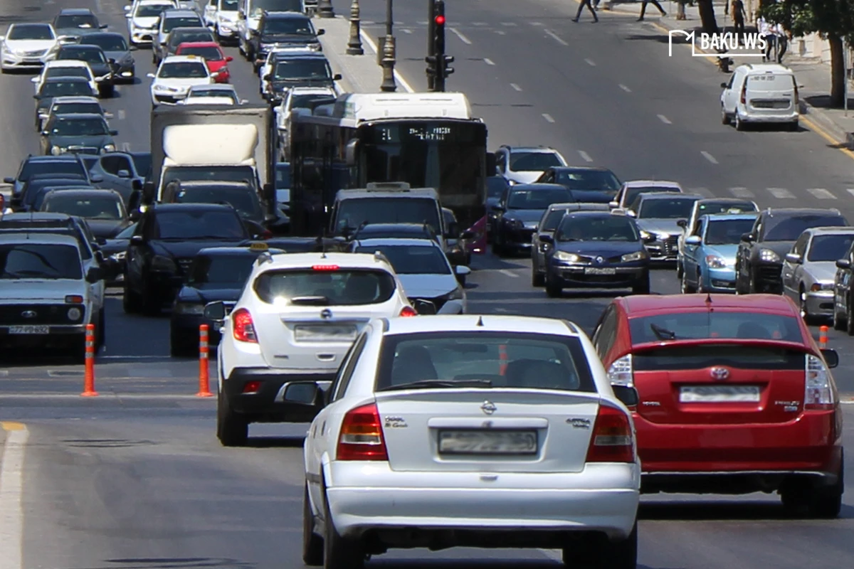 Bakıda sıxlıq olan yollar açıqlanıb - SİYAHI